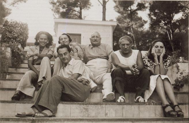 Picasso y Dora Maar, en una foto de Man Ray tomada en Antibes en 1937